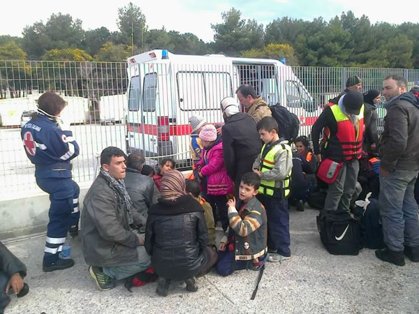 Calabria: Immigrati, soccorso barcone in difficoltà nello Jonio