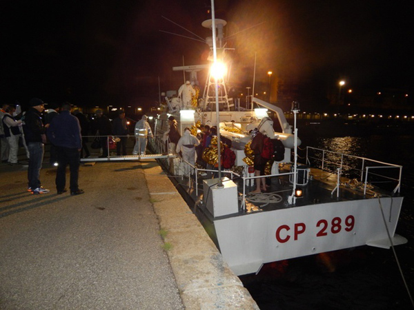 Calabria: Soccorsi nello Jonio 77 immigrati