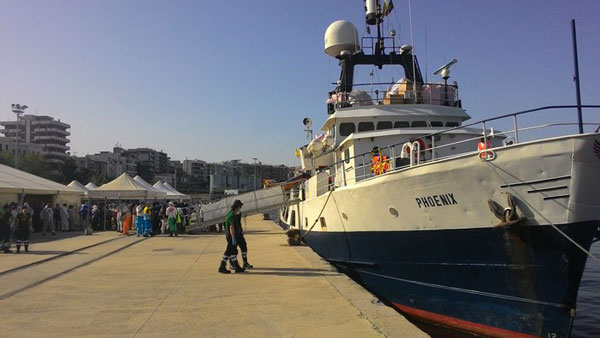 Sbarco immigrati a Reggio Calabria, fermato presunto scafista 