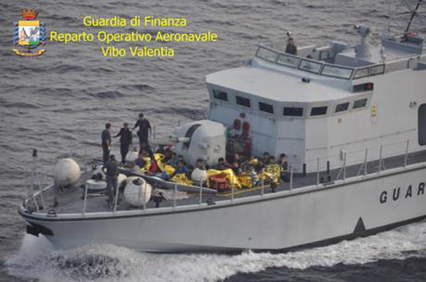 Calabria: Sequestrata nave-madre usata per arrivo migranti 