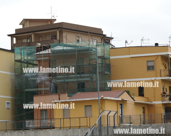 Lamezia: Uomo cade da impalcatura, trasportato d'urgenza al "Pugliese"
