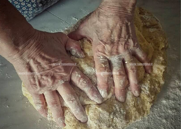 Lamezia, si ritorna a pane e pizze fatte in casa: ecco le tendenze contro i rincari