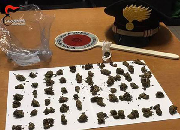 In auto con 61 dosi marijuana, 3 arresti nel reggino