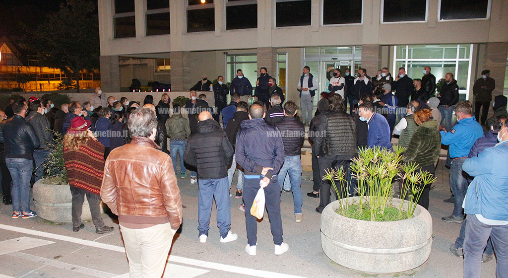 in-piazza.jpg