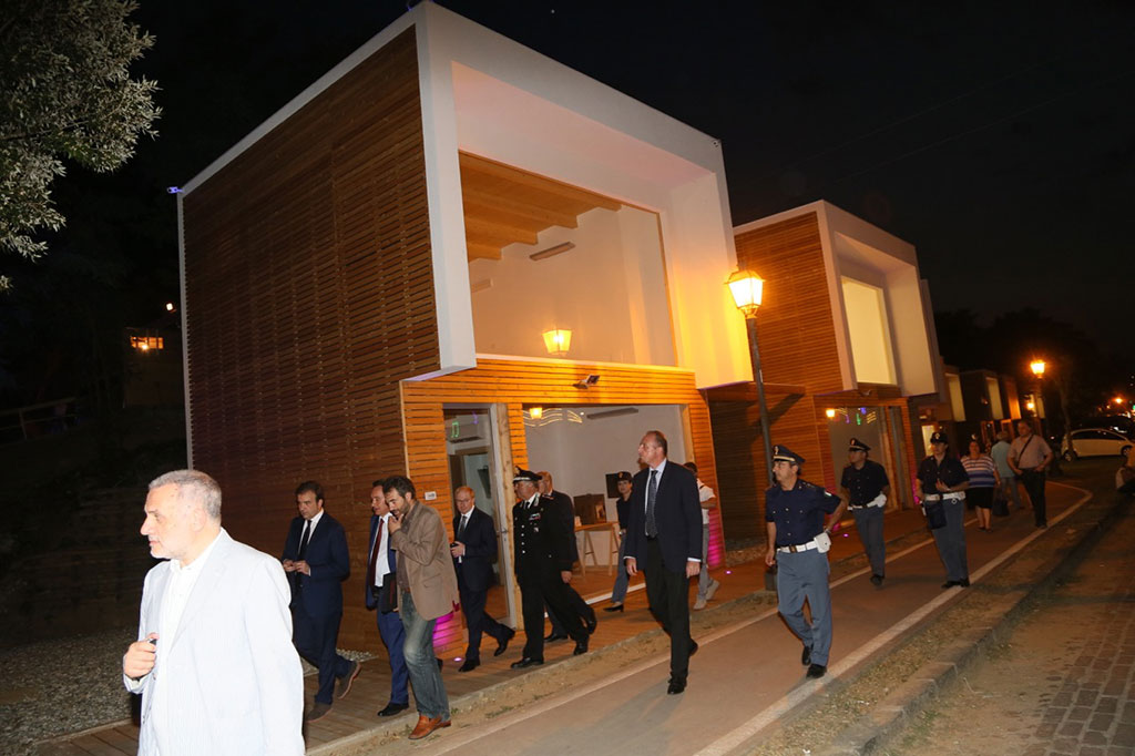 Vice Ministro degli Interni Bubbico a inaugurazione box art su lungofiume Cosenza