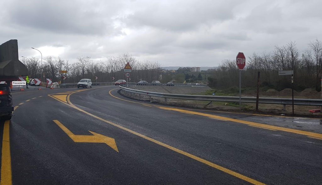 Aperto al traffico il ‘guado’ sul fiume Allaro lungo statale 106 ‘Jonica’