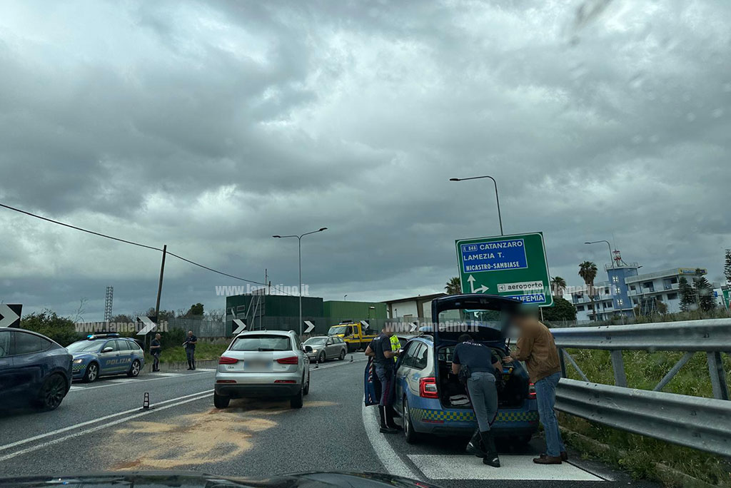 Lamezia, incidente allo svincolo A2: disagi alla circolazione