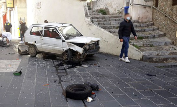 Incidente stradale a Cassano allo Ionio, grave 84enne investito da auto