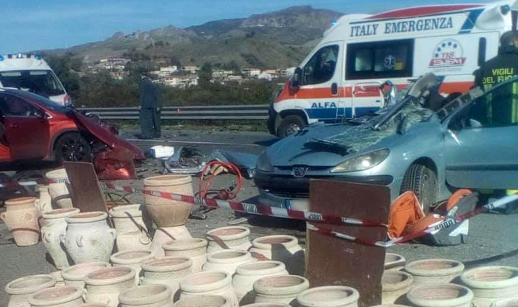 Incidente mortale sulla ss 106 a Melito di Porto Salvo