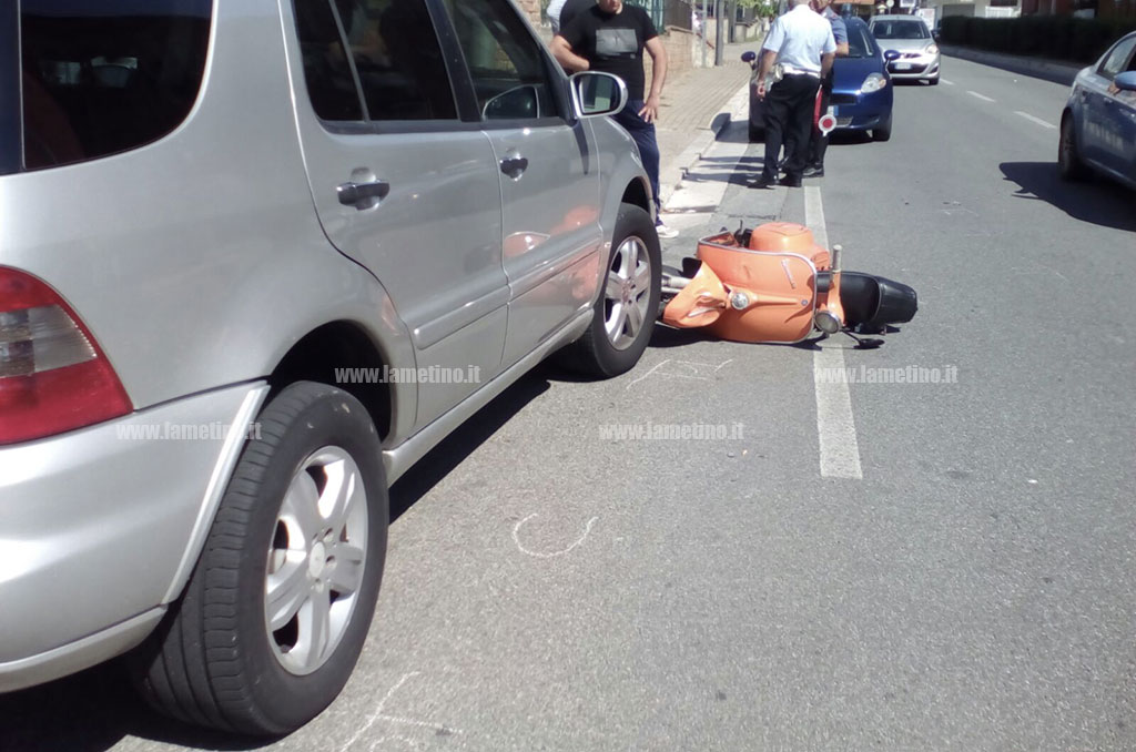 Lamezia: scontro tra auto e moto in via delle Terme, un ferito