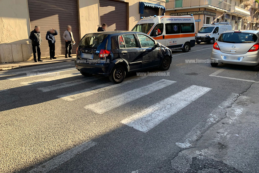 Lamezia, uomo investito su via Marconi: trasportato in ospedale