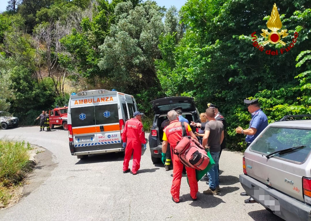 Lamezia, perde il controllo dell'auto e finisce fuori strada: interviene elisoccorso