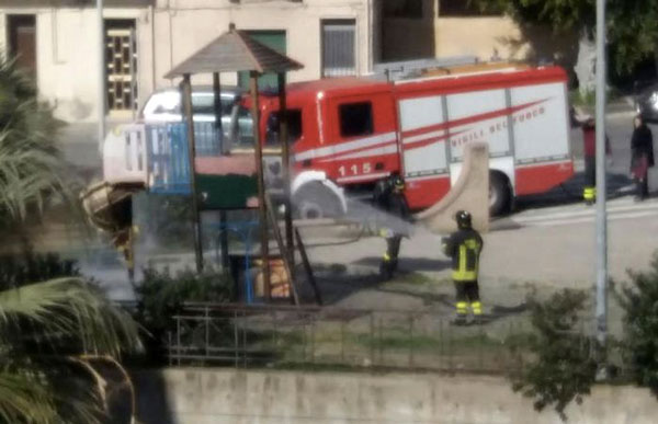 Scivolo incendiato a Reggio Calabria, Confindustria avvia raccolta pubblica