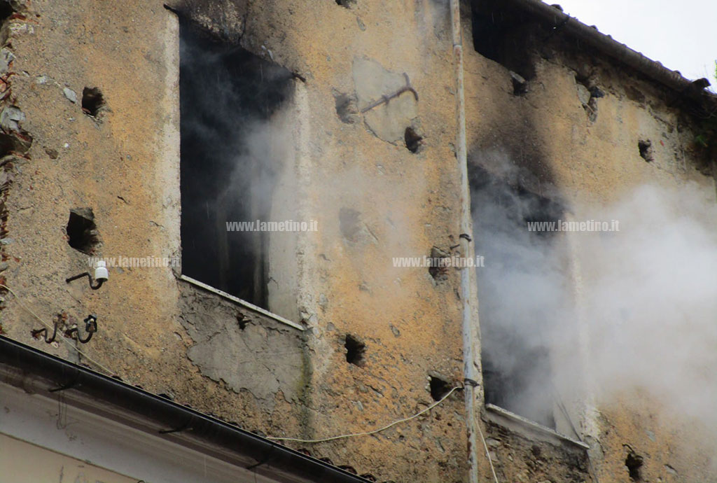 Lamezia, Comune ordina messa in sicurezza immobile in via Conciapelle giudicato pericoloso dopo incendio