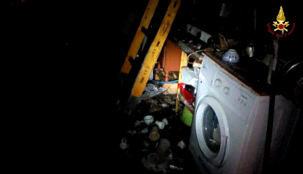 Incendio in abitazione a Settingiano, salvata 55enne