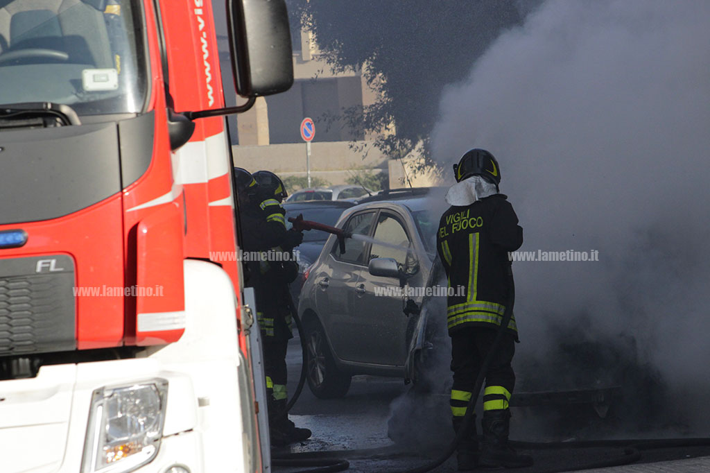 incendio-auto-2.jpg