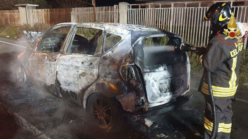 incendio-auto-2021k_cb011.jpg