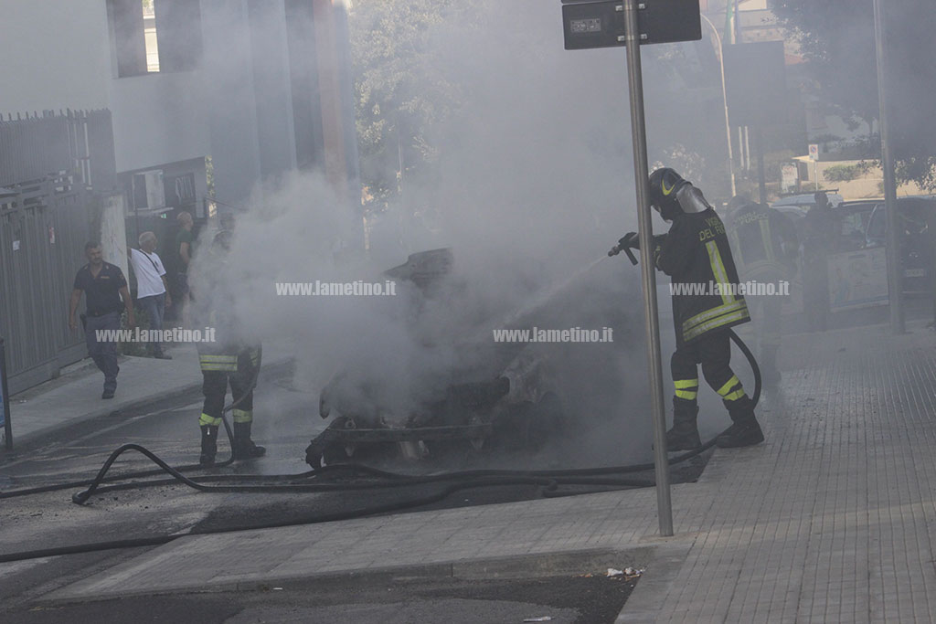 incendio-auto-3.jpg