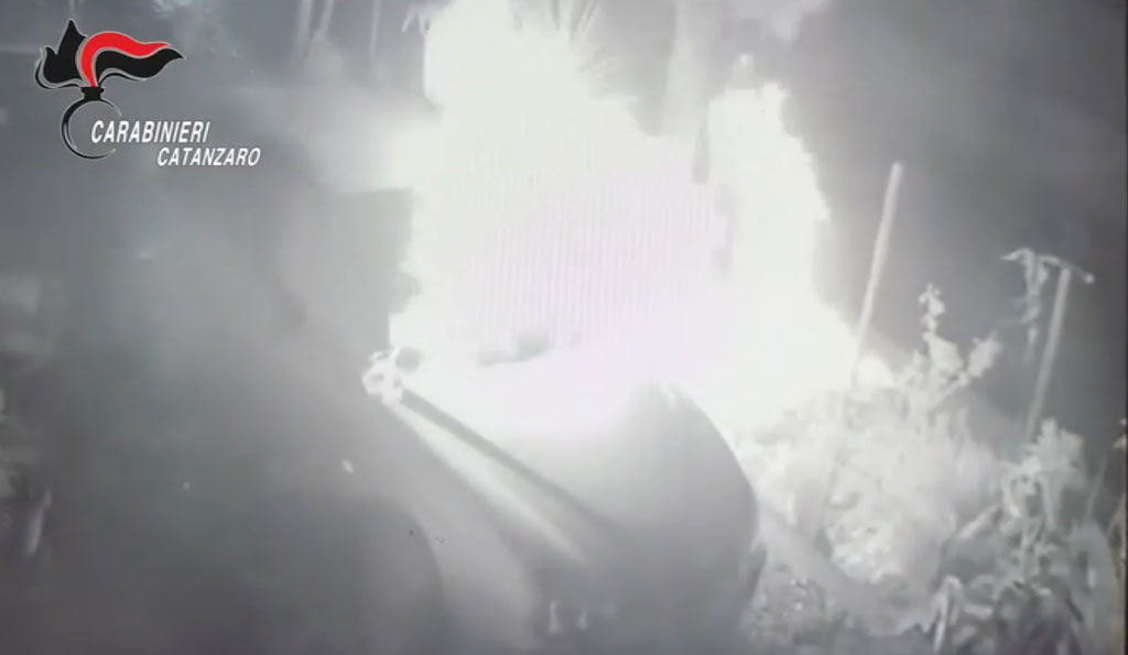 Incendia un’auto a Girifalco, arrestato 27enne - VIDEO
