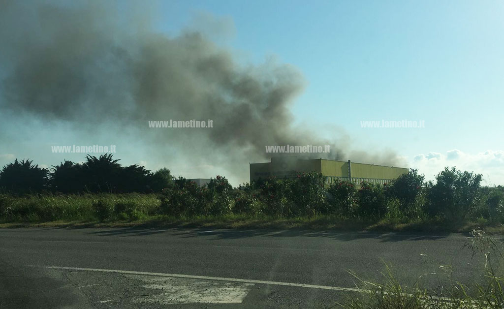 incendio-capannone-ex-sir-1.jpg