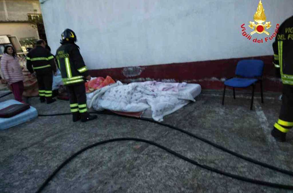 incendio-casa-riposo-reggio-14219.jpg