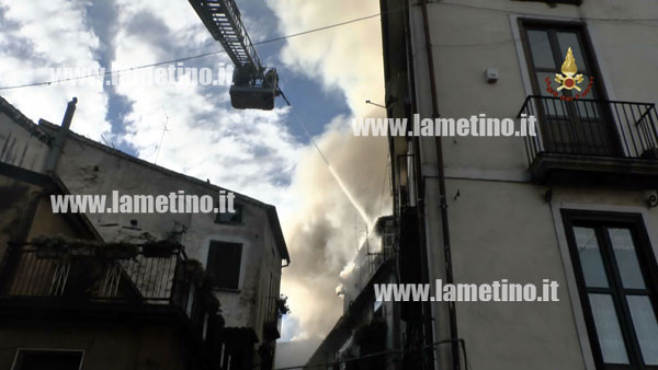 incendio-cosenza-ter.jpg