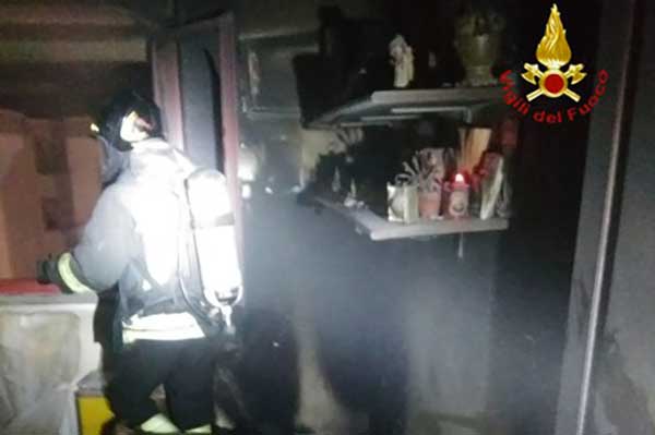 Incendio in appartamento Crotone, intervengono vigili del fuoco