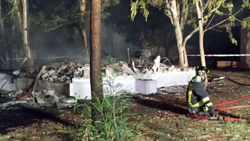 Incendio in campeggio nel crotonese, distrutti 5 bungalow 