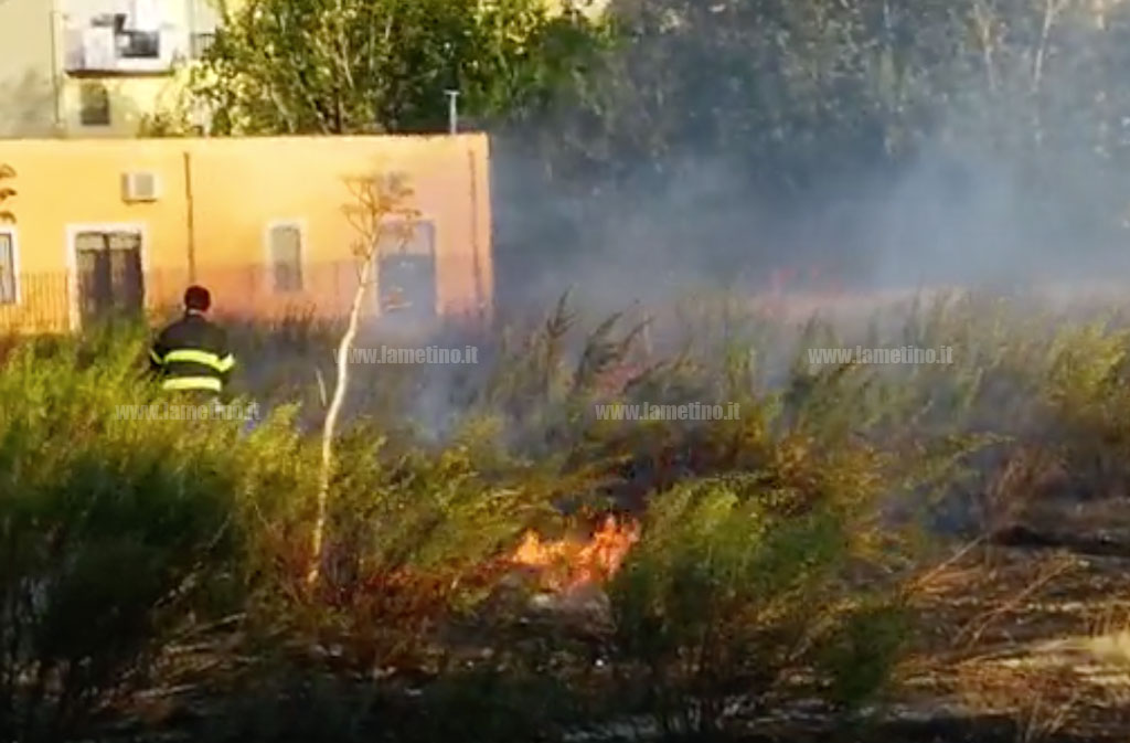 incendio-crotone_25settembre2018_2.jpg