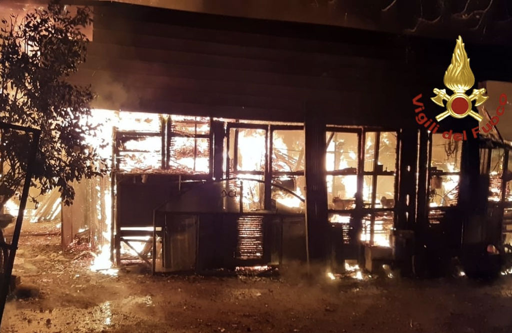 incendio-deposito-chiaravlle-8-2-2021.jpg
