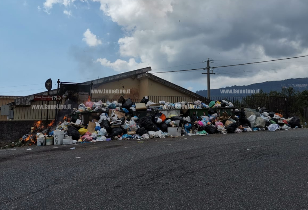 incendio-gabella-cassonetti.jpg