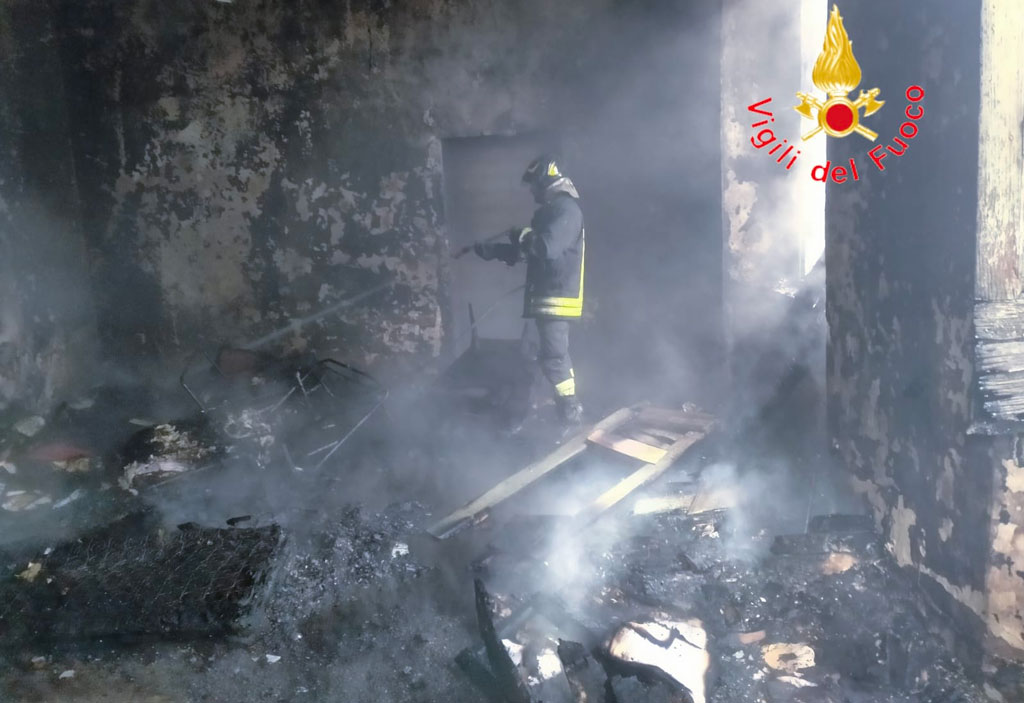incendio-lamezia-5423_1994c.jpg