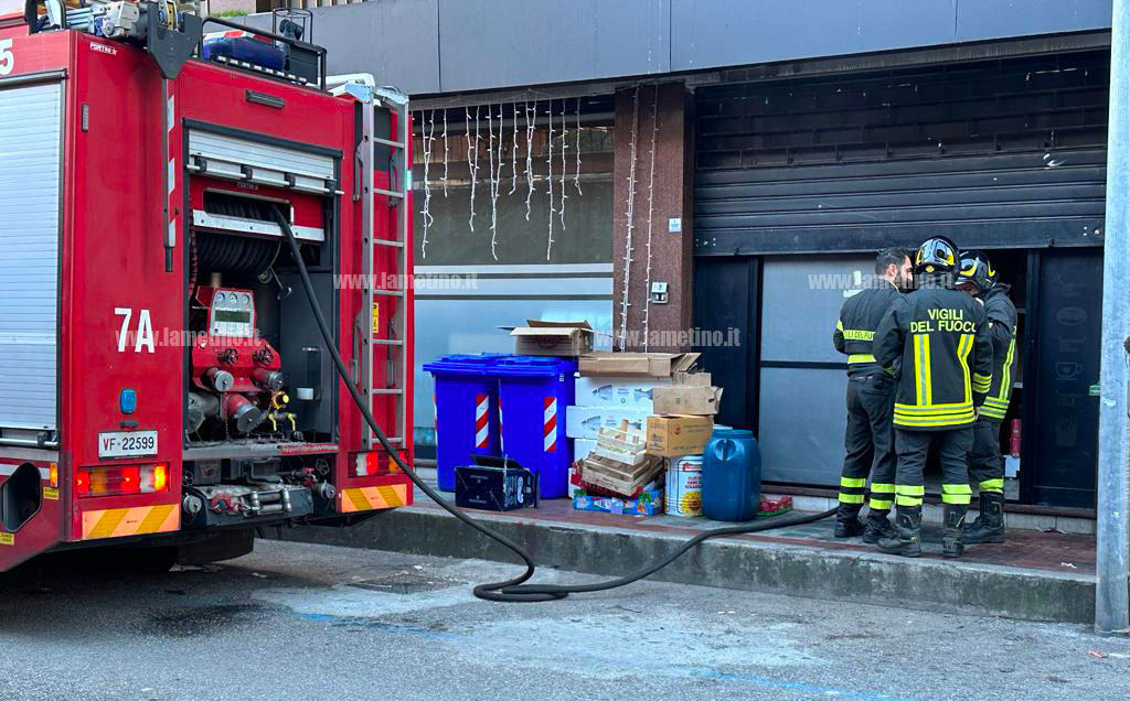 incendio-lamezia-locale-181223_7fa36.jpg