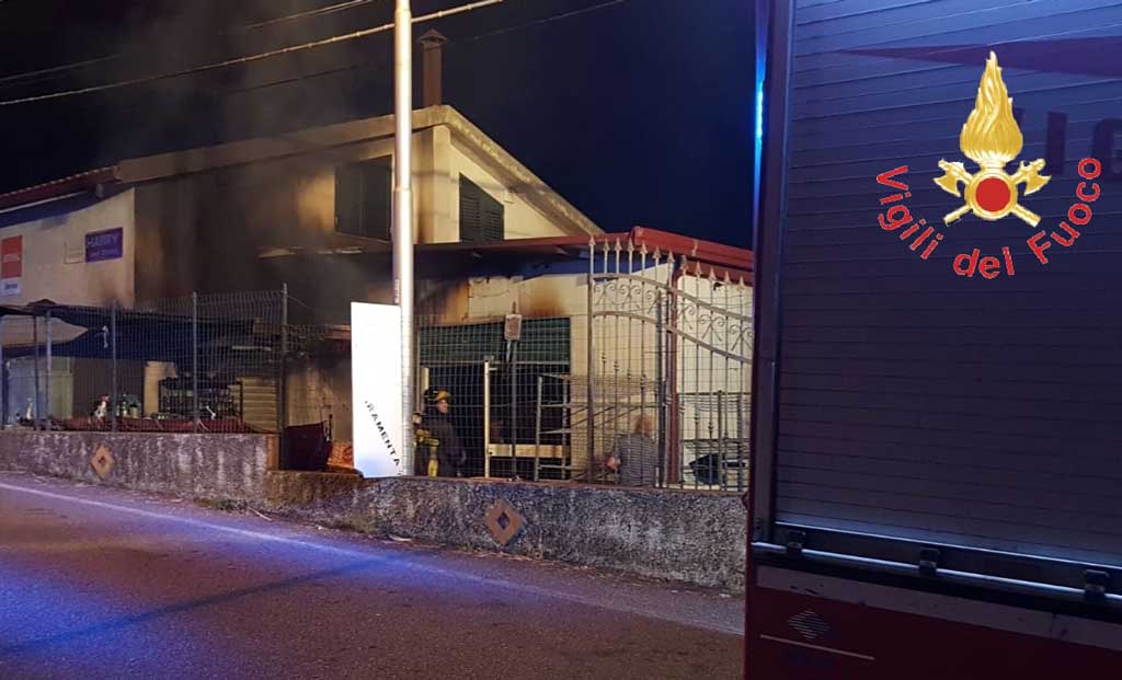 incendio-magazzino-20191.jpg