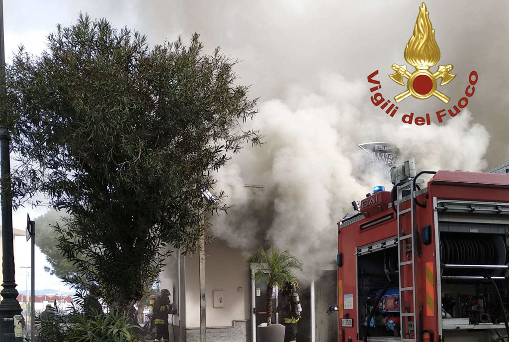 incendio-negozio-8122020.jpg