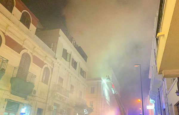 incendio-reggio-2.jpg