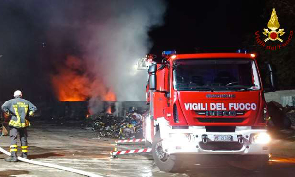 incendio-rifiuti-vibonese-4102020.jpg