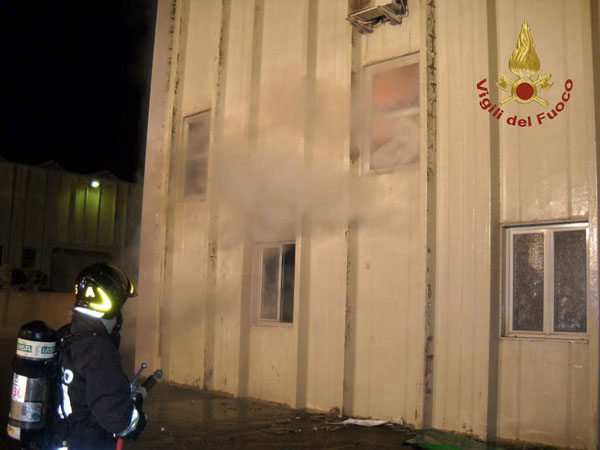 incendio-vibo-vigli-fuoco-agosto-2014-3.jpg