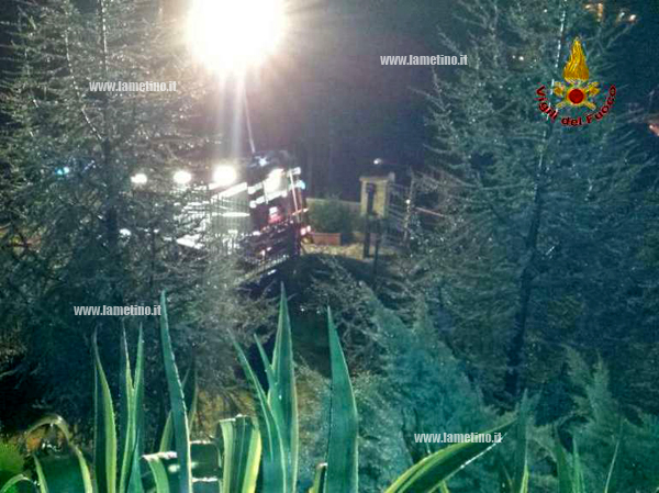 Calabria: in fiamme villetta nel catanzarese, occupanti in salvo 