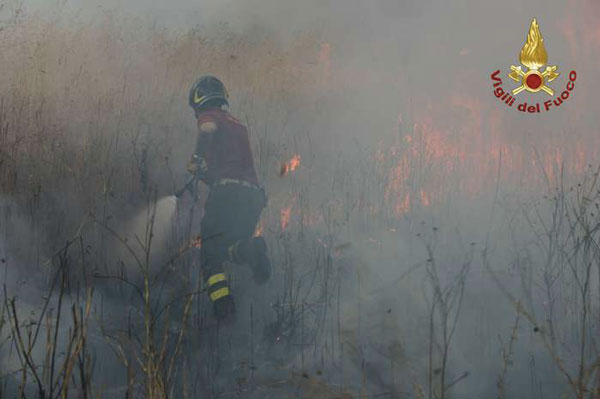 Ancora vittime per incendi in Calabria, trovato semicarbonizzato 78enne ad Acquaro
