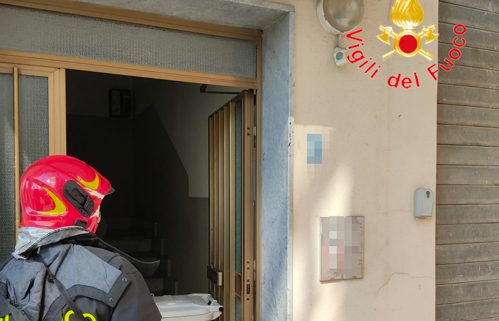 Donna muore nell'incendio della sua abitazione nel Cosentino