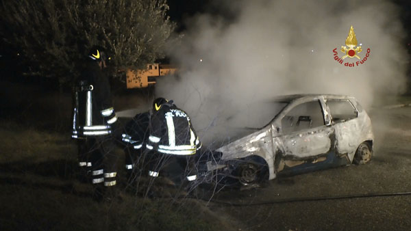 incendio_auto_montalto_comac-1