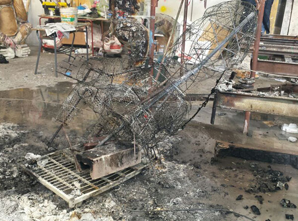 incendio_carri_carn_amantea.jpg