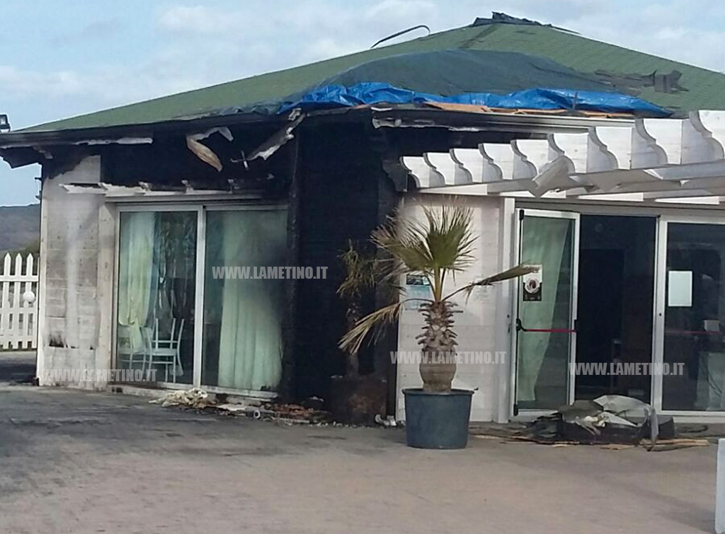 Nuovo incendio al Cool Bay di Gizzeria, danneggiato ristorante