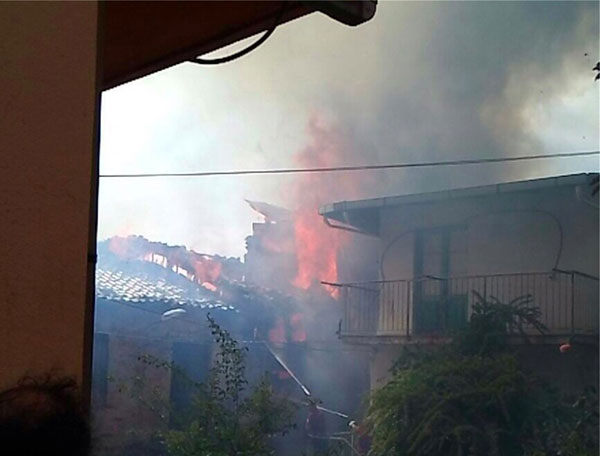 incendiosantostefanovigilifuoco.jpg