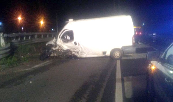 Incidente su SS 106 a Corigliano: scontro auto-furgone, muore 75enne