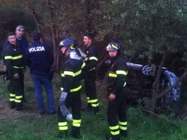 Calabria: Auto finisce in fiume dopo incidente, giovane in coma a Cosenza