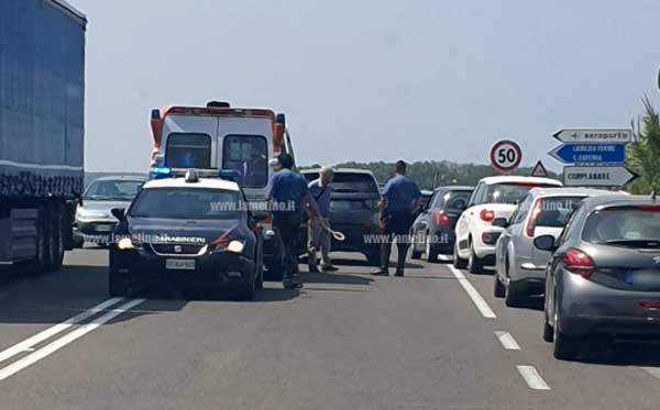 Lamezia, scontro tra due auto sulla ss 280 direzione aeroporto: feriti