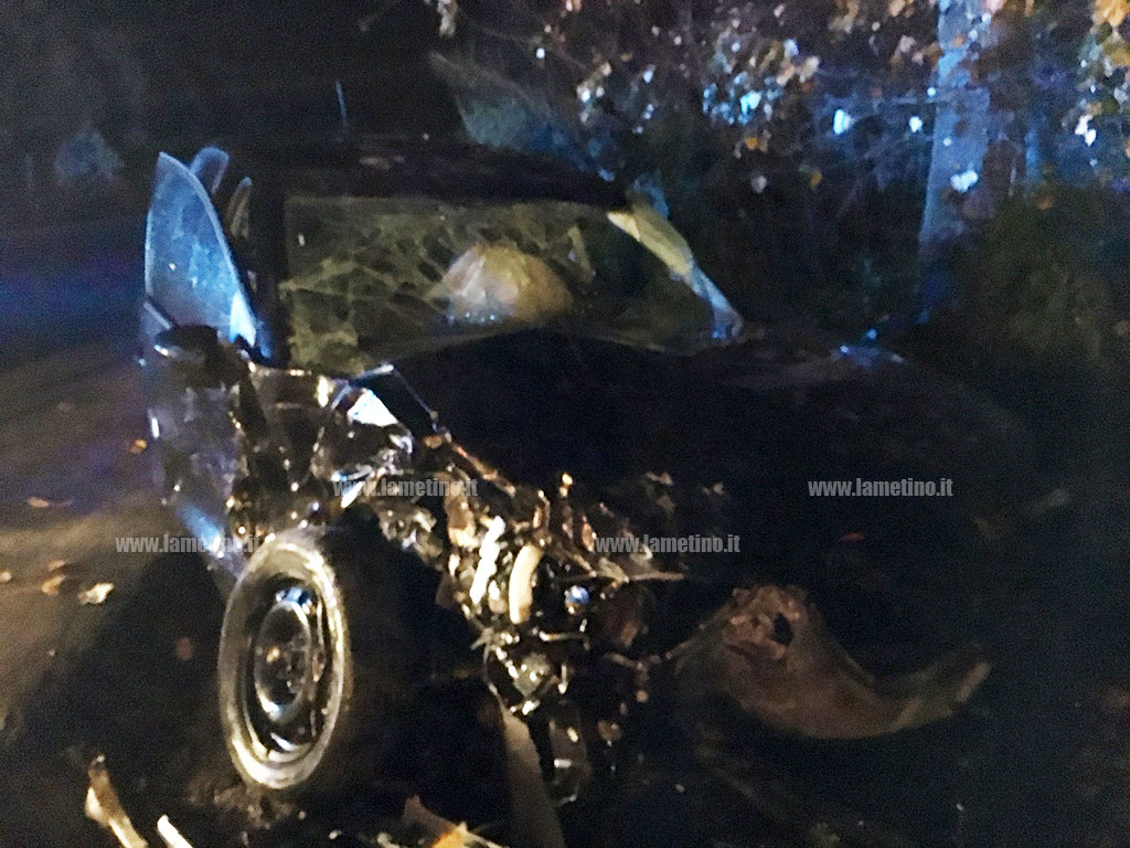 Lamezia: scontro tra due auto sulla complanare, feriti 