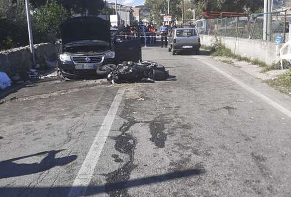 Grave incidente stradale nel Reggino, muore motociclista